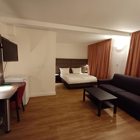 Hotel Ariana Keulen Buitenkant foto