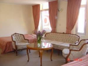 Hotel Ariana Keulen Buitenkant foto